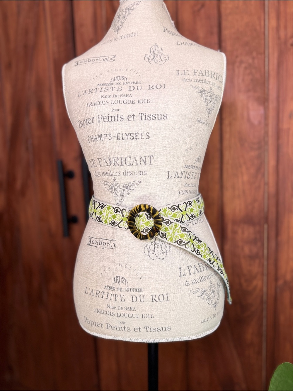 Green Patterned Fabric Waist Belt with Tortoiseshell Round Buckle